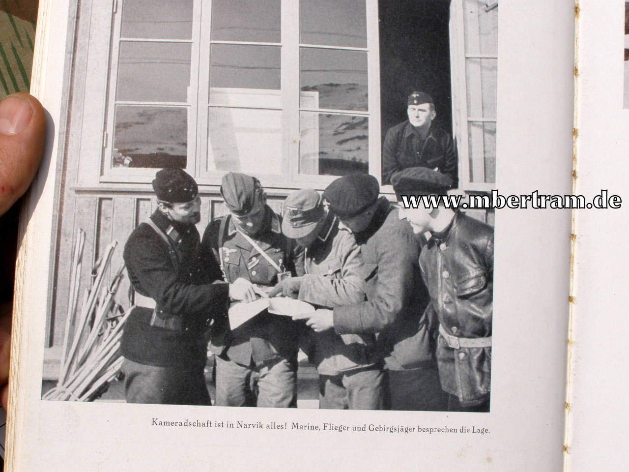 11624-17 Böttger, Gerd: Narvik im Bild. 127 Abb. 1943. 151 S.