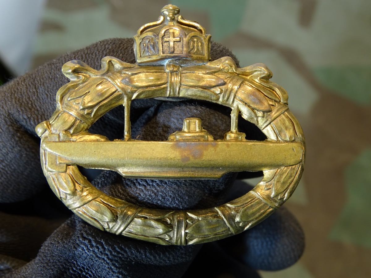 Kaiserreich - U-Boot Kriegsabzeichen 1918, Buntmetall, vergoldet, hohl geprägt