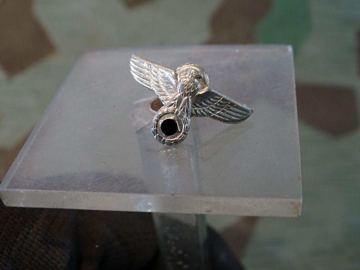 Griffadler für SA und SS Dienstdolche M 33 / M 36, Buntmetall, versilbert, beide Splinte.  Griffadler für SA und SS Dienstdolche M 33 / M 36, Buntmetall, versilbert, beide Splinte.
