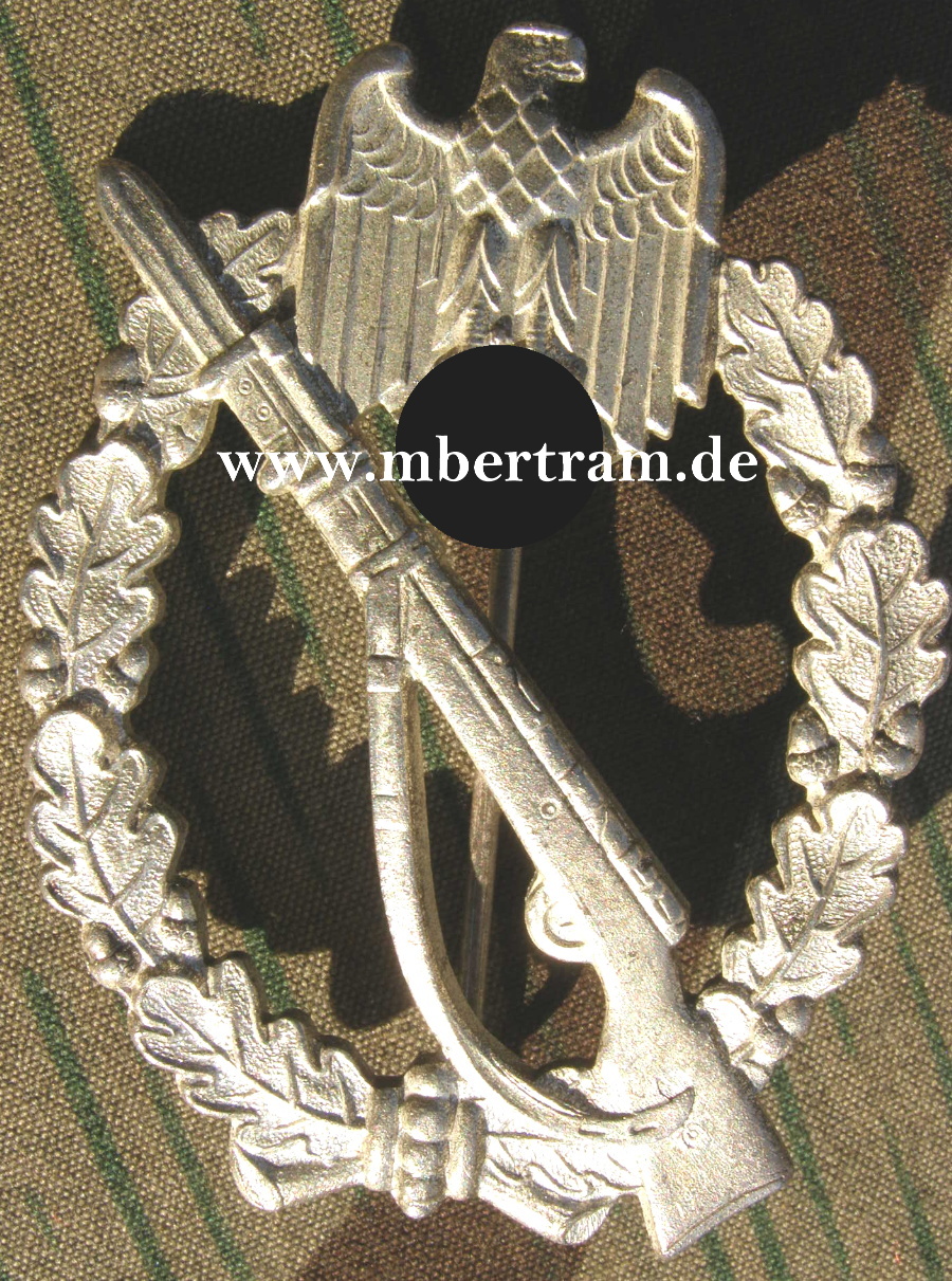 INFANTERIESTURMABZEICHEN IN SILBER, o. HERSTELLER