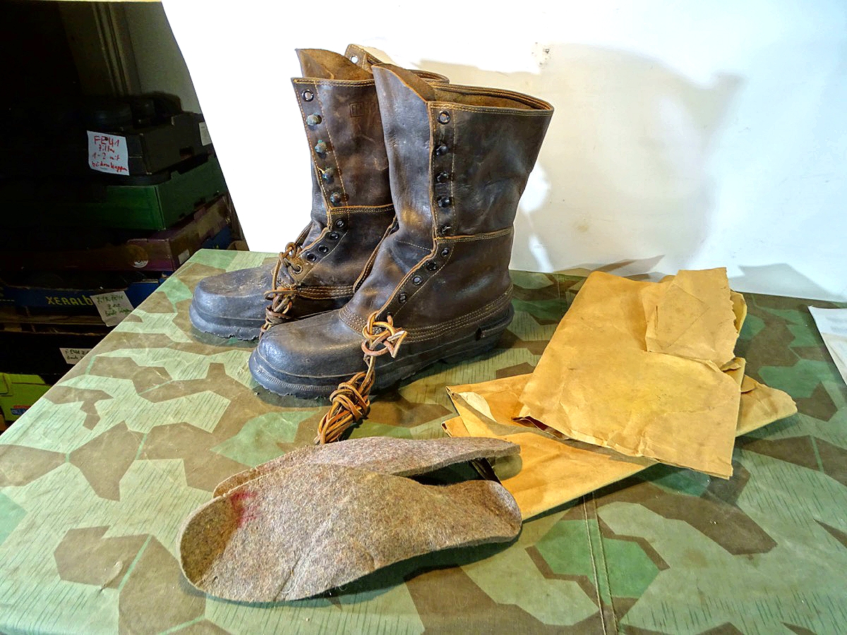 US Army Gebirgsjäger Winterstiefel 2. WK 1944,  Gummiert, Lederschaft, TOP Gestempelt. Skibindung
