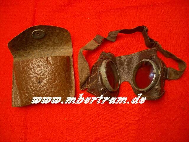 Wehrmacht Staubbrille, braunes Leder, getönt, in Hülle