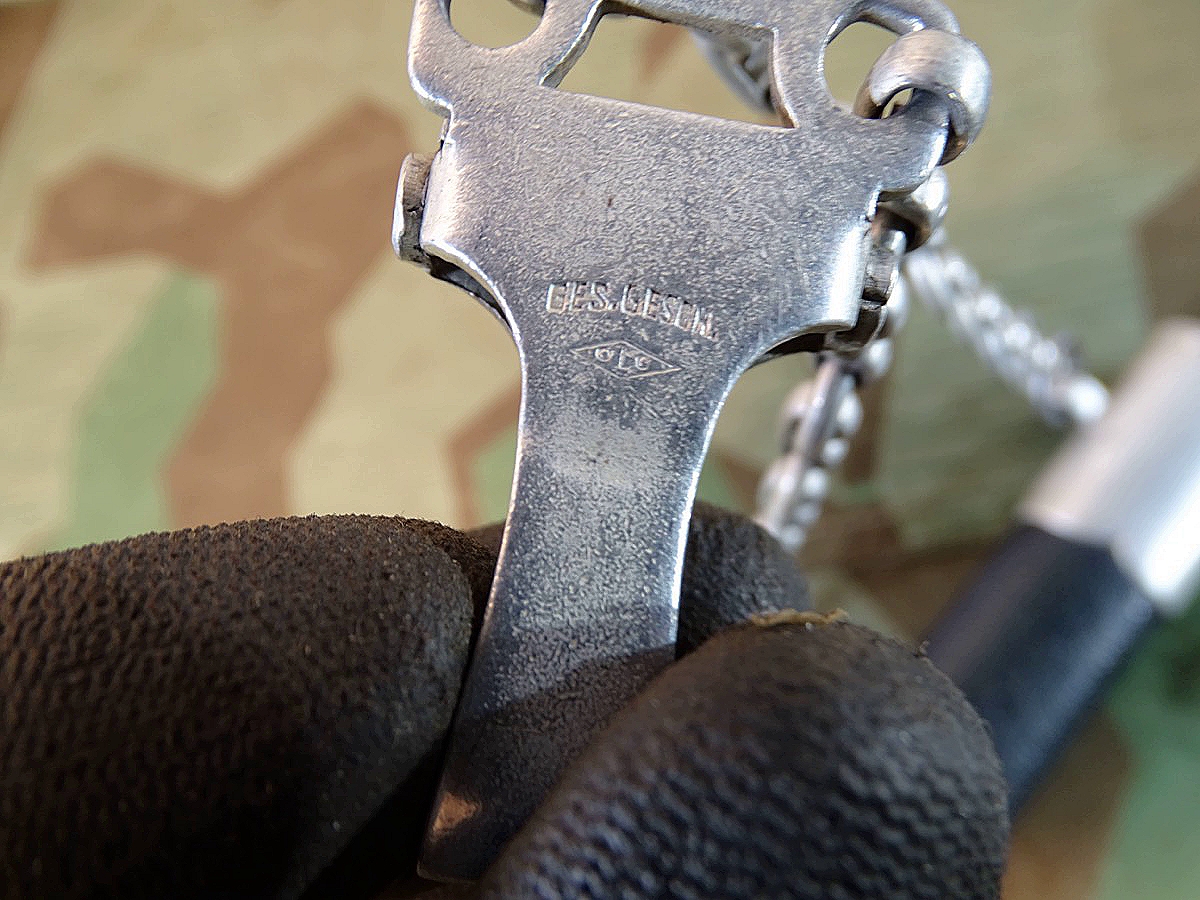 Luftwaffe Offiziersdolch 1. Modell, sogenannter "Borddolch". Alu Beschläge, Eickhorn. Luftwaffe Offiziersdolch 1. Modell, sogenannter "Borddolch". Alu Beschläge, Eickhorn.