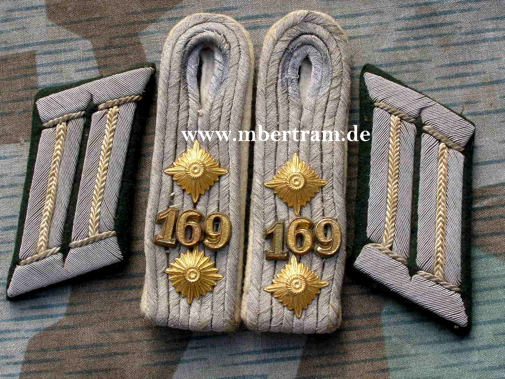 Paar Schulterklappen, Kragenspiegel, Hauptmann, Infanterie