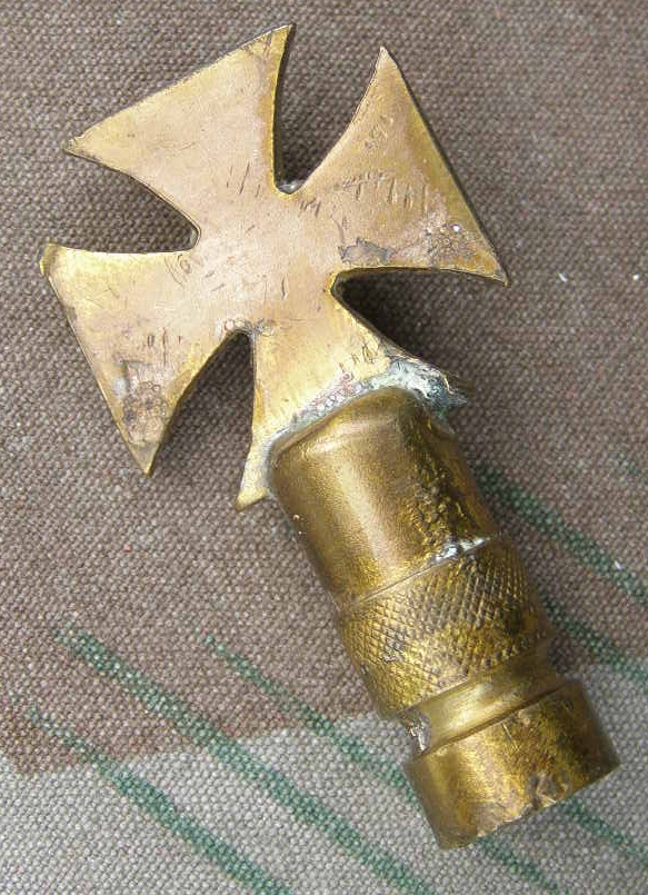 Eisernes Kreuz mit Schraubgewinde, Buntmetall