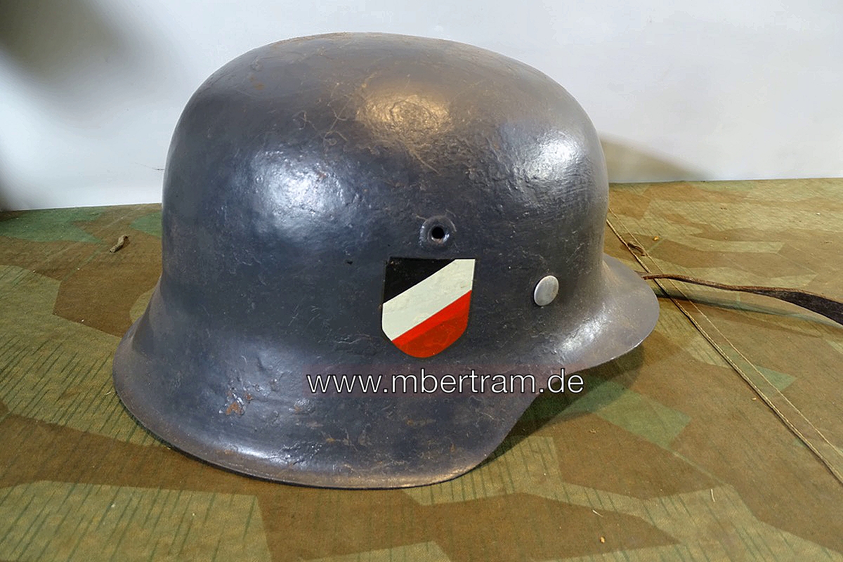 Kriegsmarine Stahlhhelm M 40, original Innenleben u. Riemen. Farbe u.Wappen neu