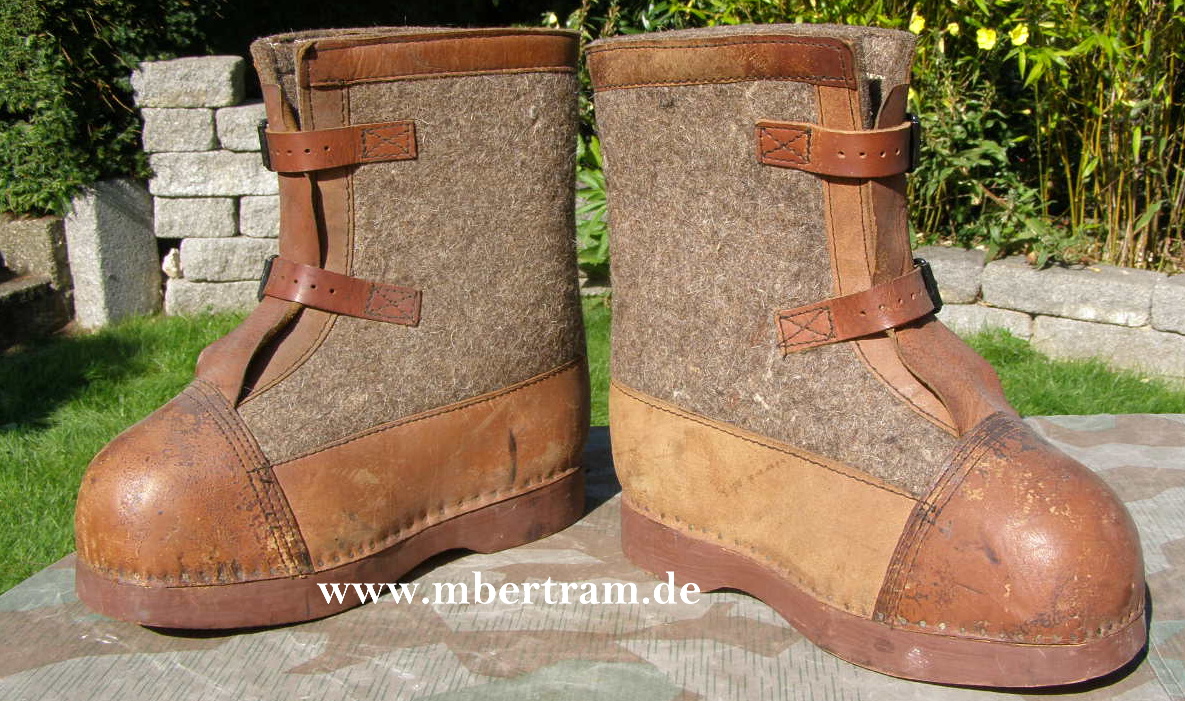Schwere Winter Wachstiefel. Filz m.br. Leder, Holzsohle 1942
