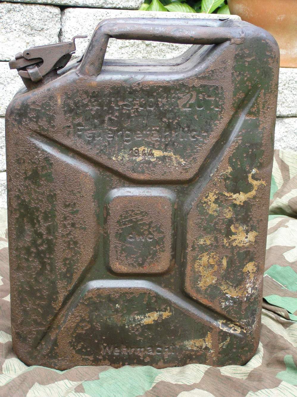 Wehrmacht Benzin Kanister, Originalfarbe, 1944, dwc