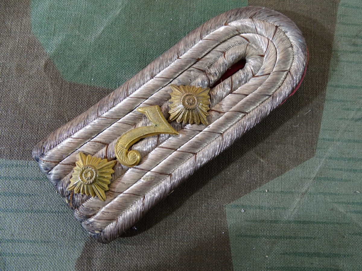 Schulterklappe Kaiserreich Hauptmann Dragoner-  oder Kürassier Rgt.  7 