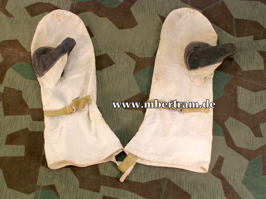 Wehrmacht / Waffen SS: Winter Tarnhandschuhe, Webgurte