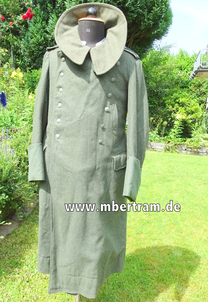 Wehrmacht feldgrauer, schwerer  Wachmantel / Übermantel Unteroffizier Infanterie