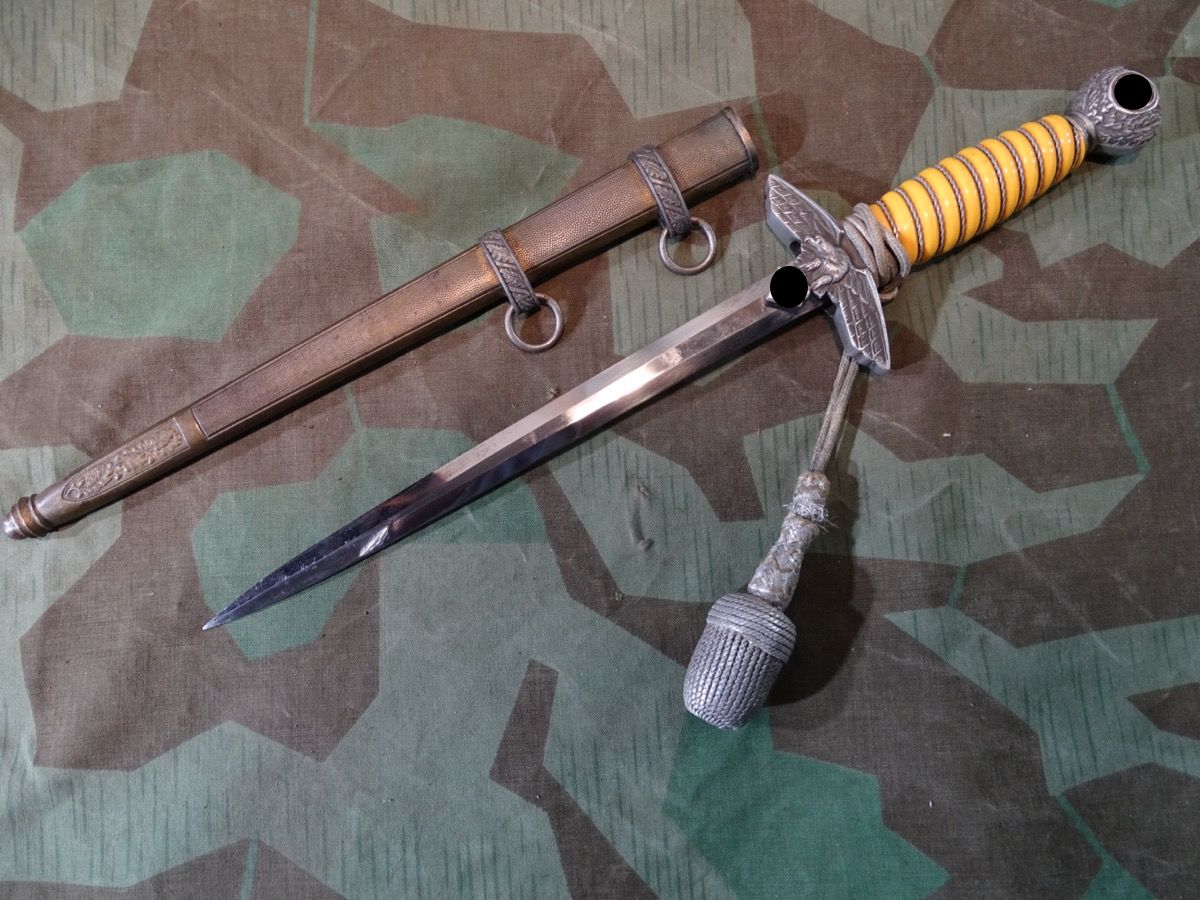 Luftwaffen Offiziersdolch mit Porepee, frühes Stück mit Alu Beschlägen, Eickhorn Solingen.  Luftwaffen Offiziersdolch mit Porepee, frühes Stück mit Alu Beschlägen, Eickhorn Solingen.
