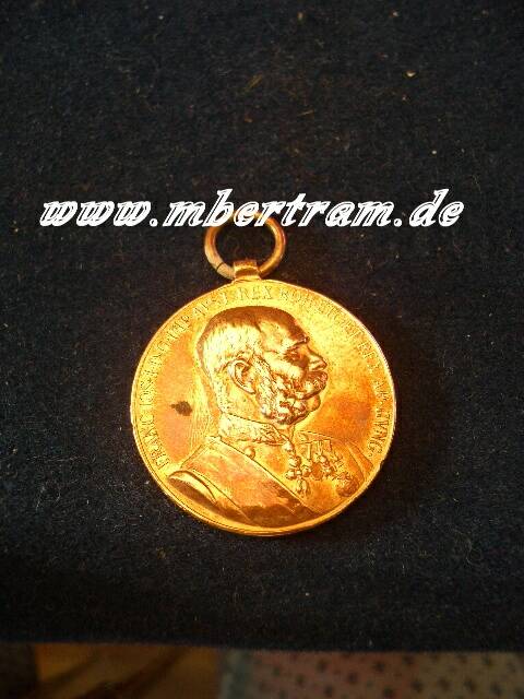 Österreich, goldene Medaille "Signum Memoriae",ohne Band