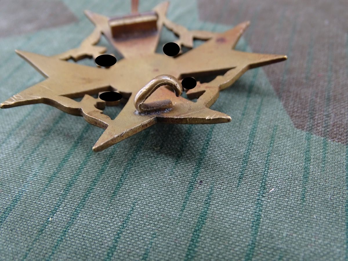 Spanienkreuz in Bronze ohne Schwerter, Buntmetall, Gewölbt Spanienkreuz in Bronze ohne Schwerter, Buntmetall, Gewölbt