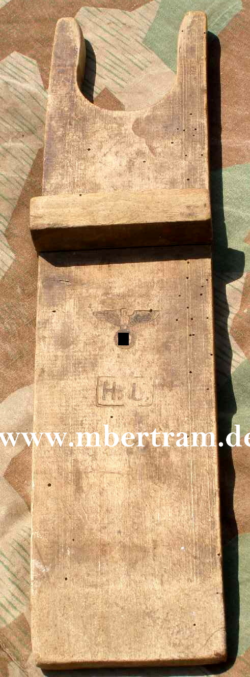 WH HEER Stiefelknecht, Brandstempel: Hoheitsadler u. H.U.