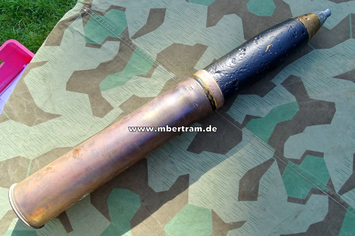 76 mm Granate mit Zünder und Messinghülse, Britisch/ US, 2. Weltkrieg 1942