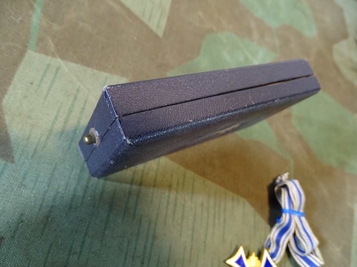 Ehrenkreuz der deutschen Mutter 1 Stufe in Gold, m. Etui, langes Band,  Hst.: Deumer