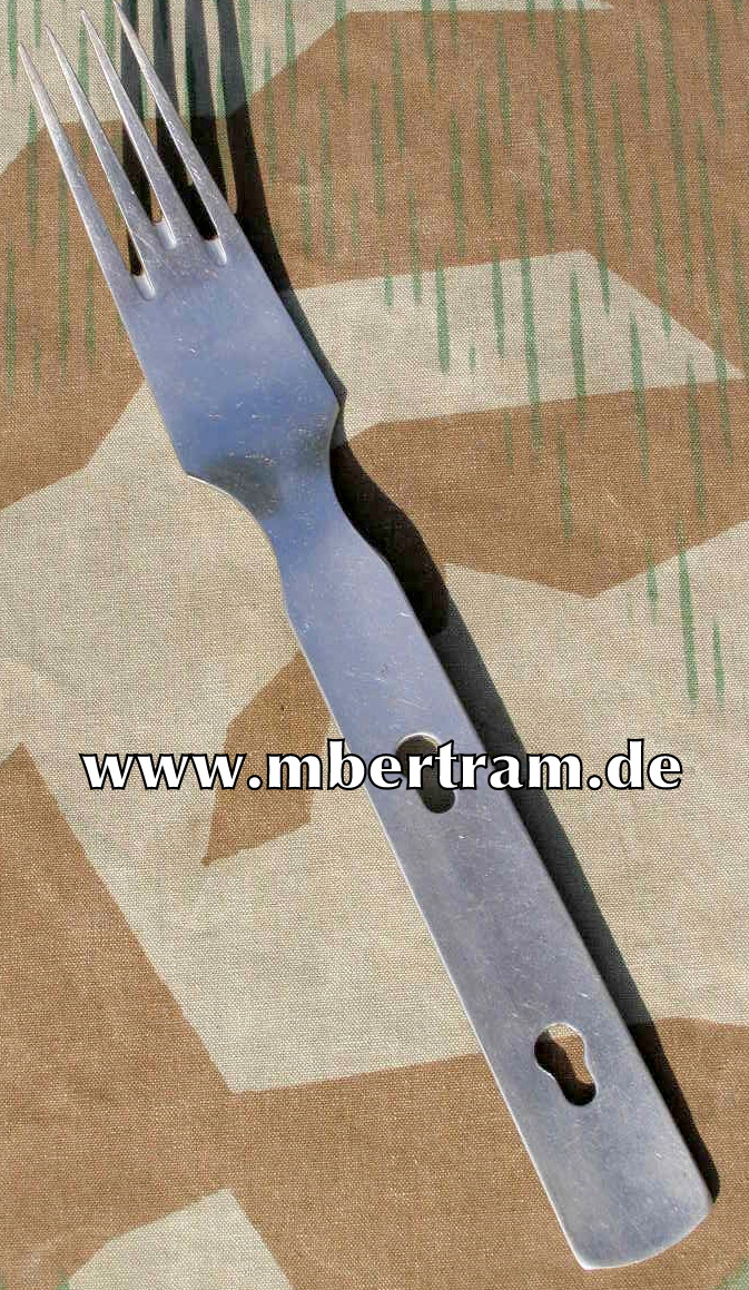 Gabel f.4 teiliges Wehrmachts Feld Essbesteck. "FBCM 41"