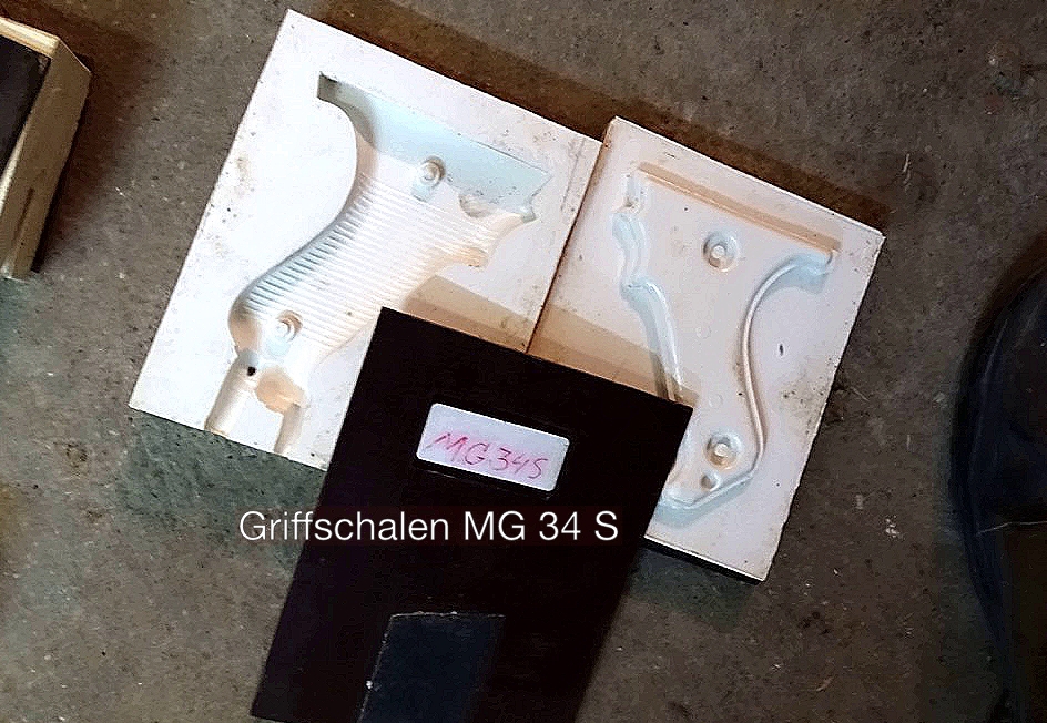 20071-9 135 Gussformen für historische Pistolen und MP / MG Griffschalen , komplettes Gewerbe
