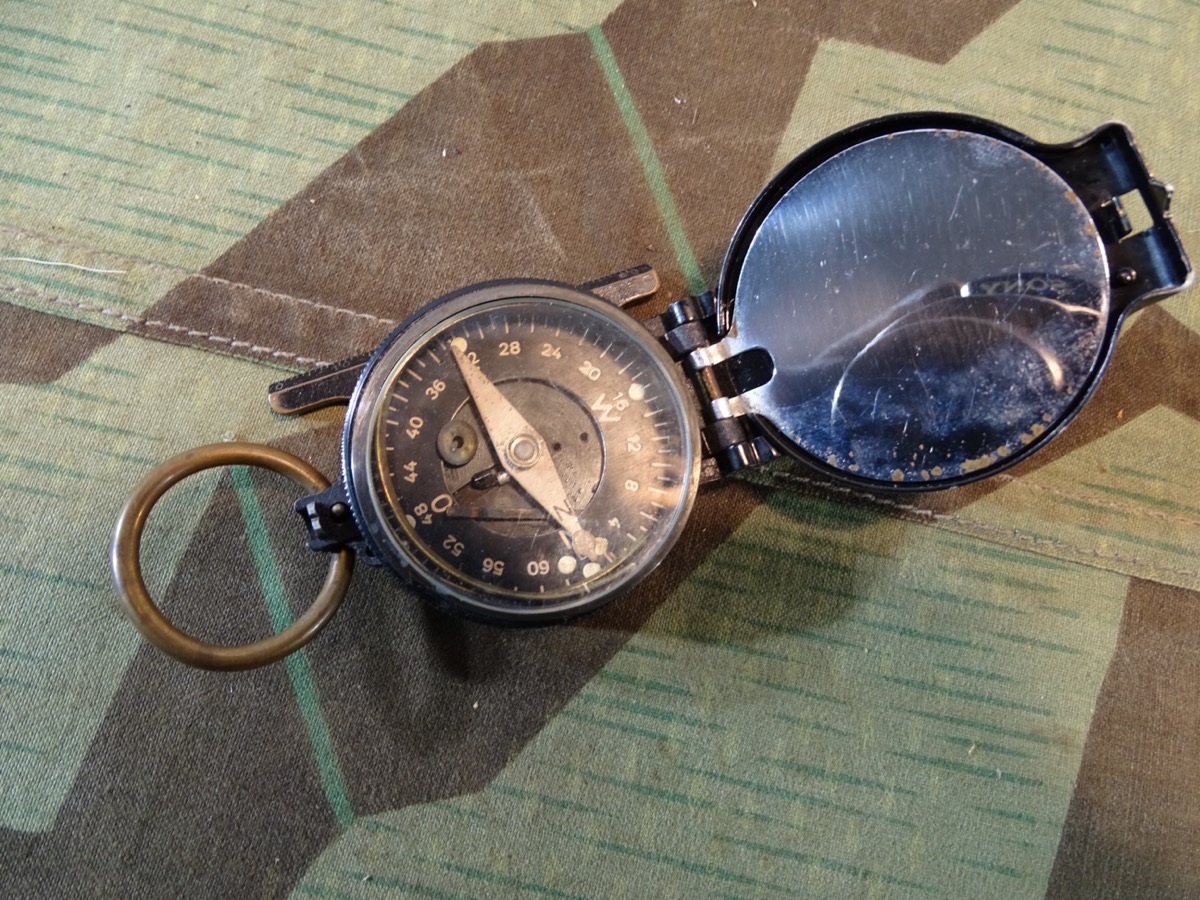 Früher Wehrmachts Max Kohl Marschkompass. MK 51315.  Zerlegtes Bastlerstück/ Belegstück