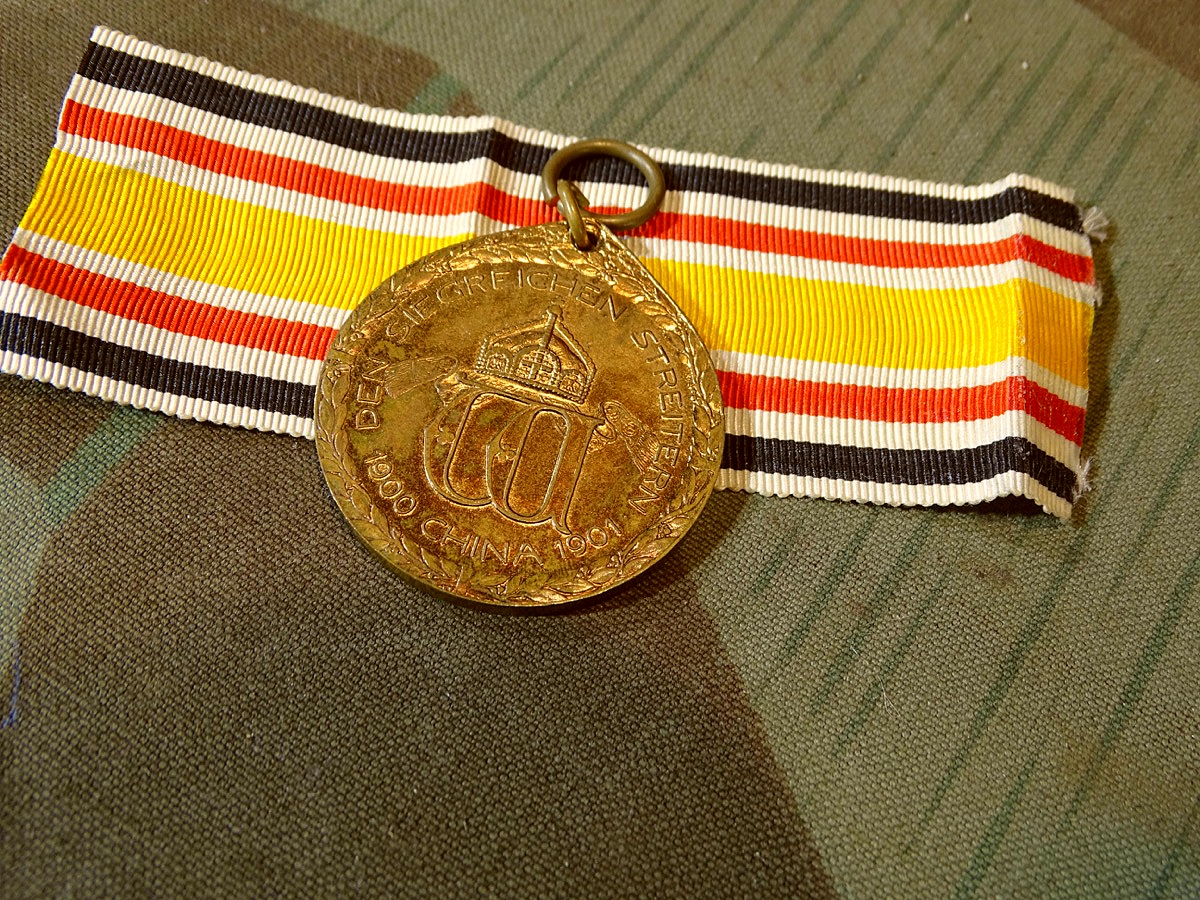 China-Denkmünze 1901 für Kämpfer am neuen Band.