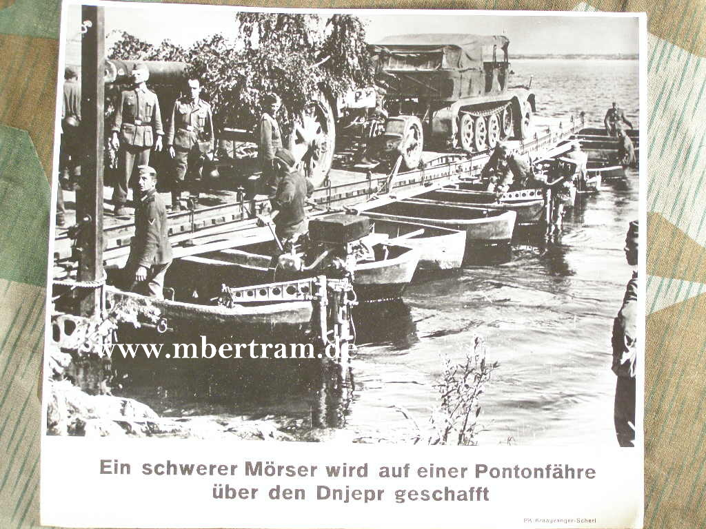 Ein schwerer Mörser, Pontonfähre über Dnjepr 30.09.1941