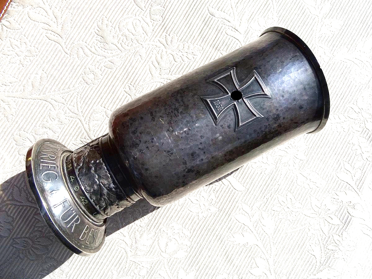 Luftwaffe Ehrenpokal für besondere Leistungen im Luftkrieg für Unteroffizier Ludwig Schubert, Bordschütze, 1942 Luftwaffe Ehrenpokal für besondere Leistungen im Luftkrieg für Unteroffizier Ludwig Schubert, Bordschütze, 1942
