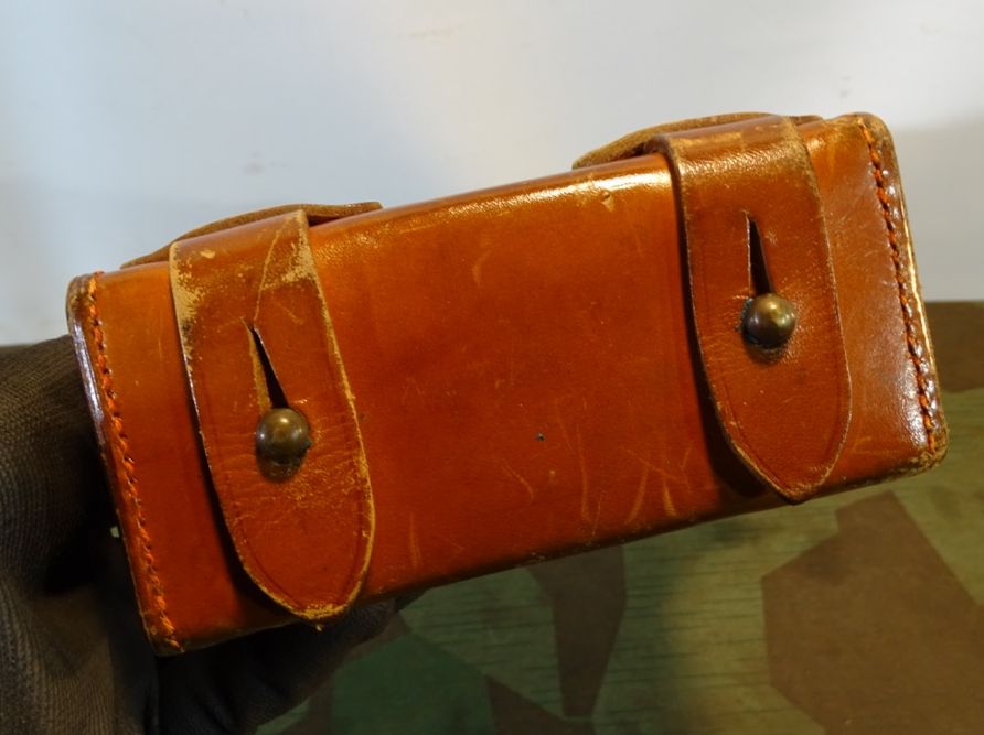 Dienstglas Mod. 08 erster Weltkrieg mit Riemen und sehr schönem Köcher Dienstglas Mod. 08 erster Weltkrieg mit Riemen und sehr schönem Köcher