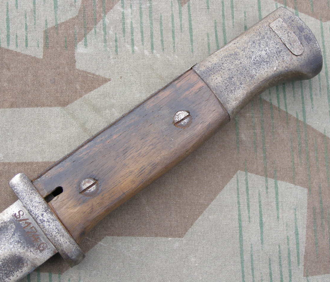 SEITENGEWEHR 84/98 2. WK, Holzgriff, "S/174 G" o.Scheide