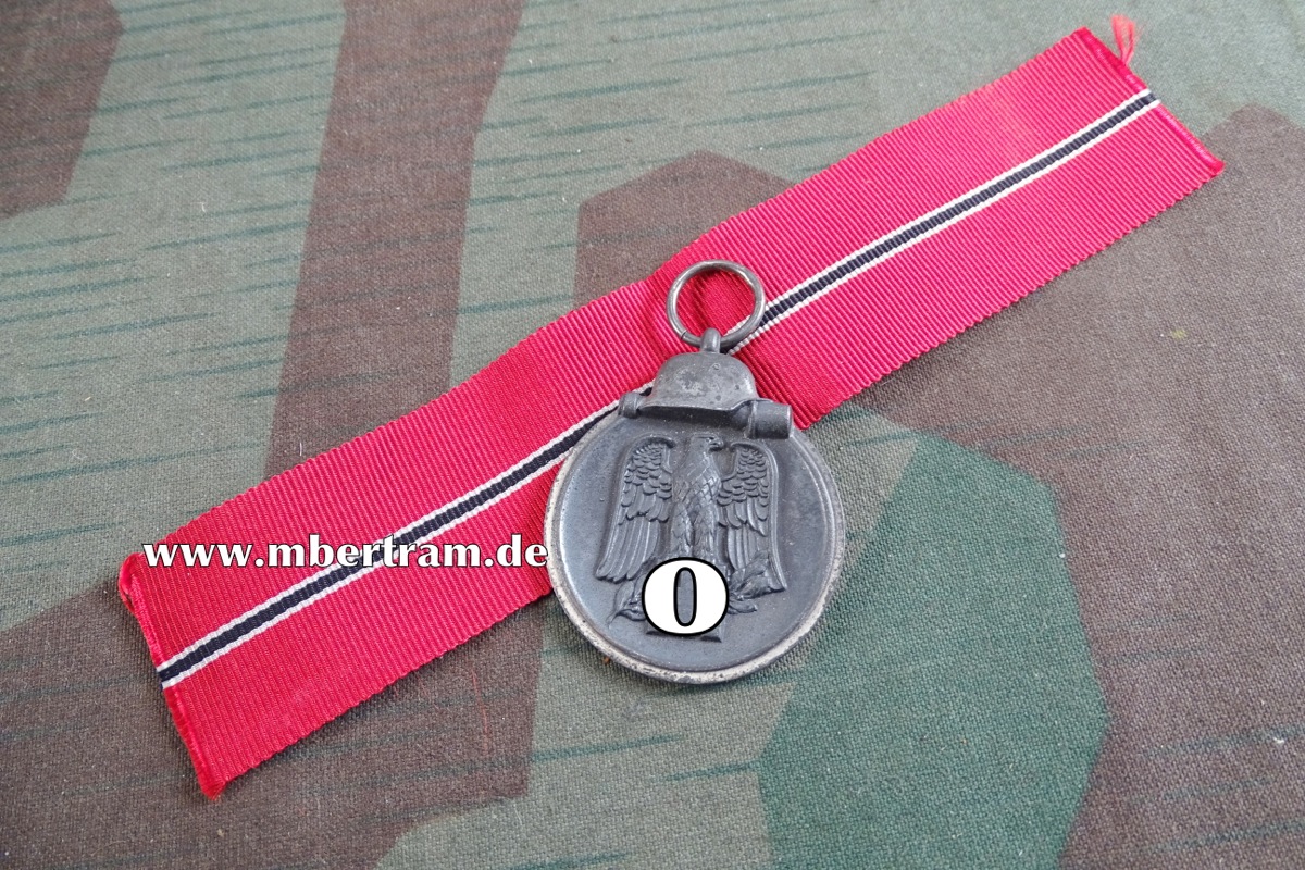 MEDAILLE WINTERSCHLACHT IM OSTEN 1941/42, MIT HERSTELLER: "10 "