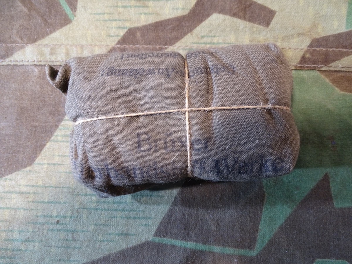 Großes Verbandpäckchen der Wehrmacht, 1944, "Brüxer Verbandstoff Werke "
