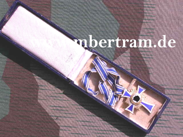 MUTTERKREUZ GOLD MIT SCHATULLE, Ochs &amp; Bonn Hanau