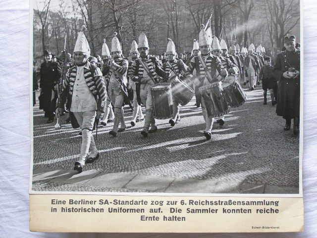 Aufmarsch Berliner SA Standarte, in preuss. Uniform 1941