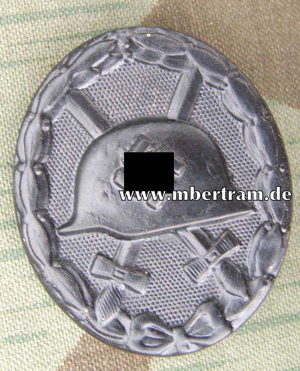 Verwundeten Abzeichen in Schwarz, Buntmetall.
