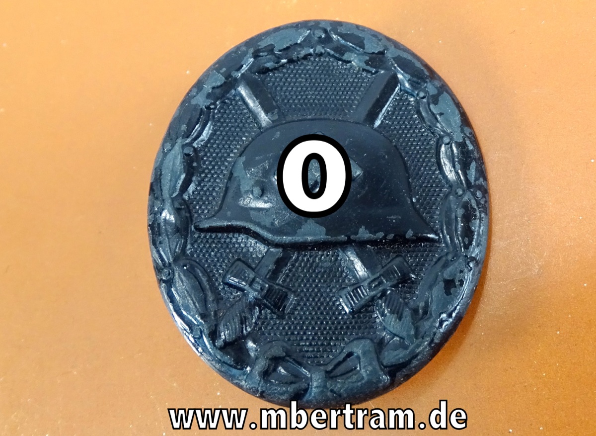 VERWUNDETEN ABZEICHEN 1939 IN SCHWARZ Hst.: " 32 " um 1945