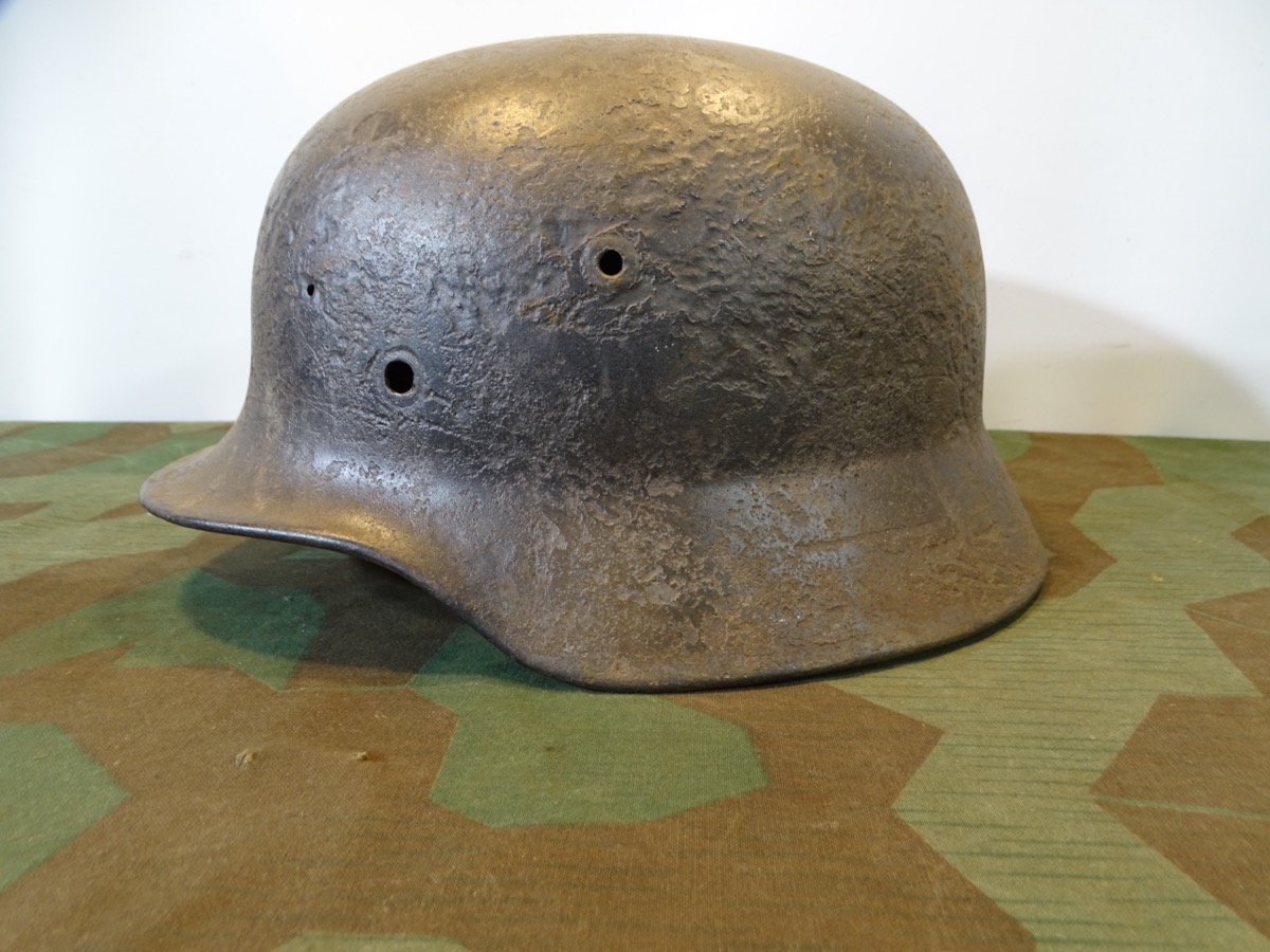 Original 2. Weltkriegs Wehrmachts Stahlhelm Glocke M 40, gesandstrahlt, leicht narbig