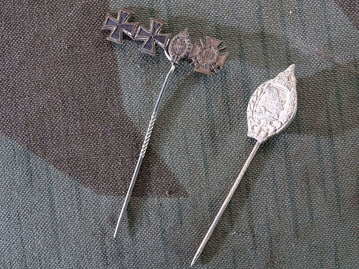 5 Miniaturen eines Flugzeugführers des 1. Weltkriegs, EK 1+2, Ehrenkr. F.Frontkpf. 2x Flugzeugführerabzeichen