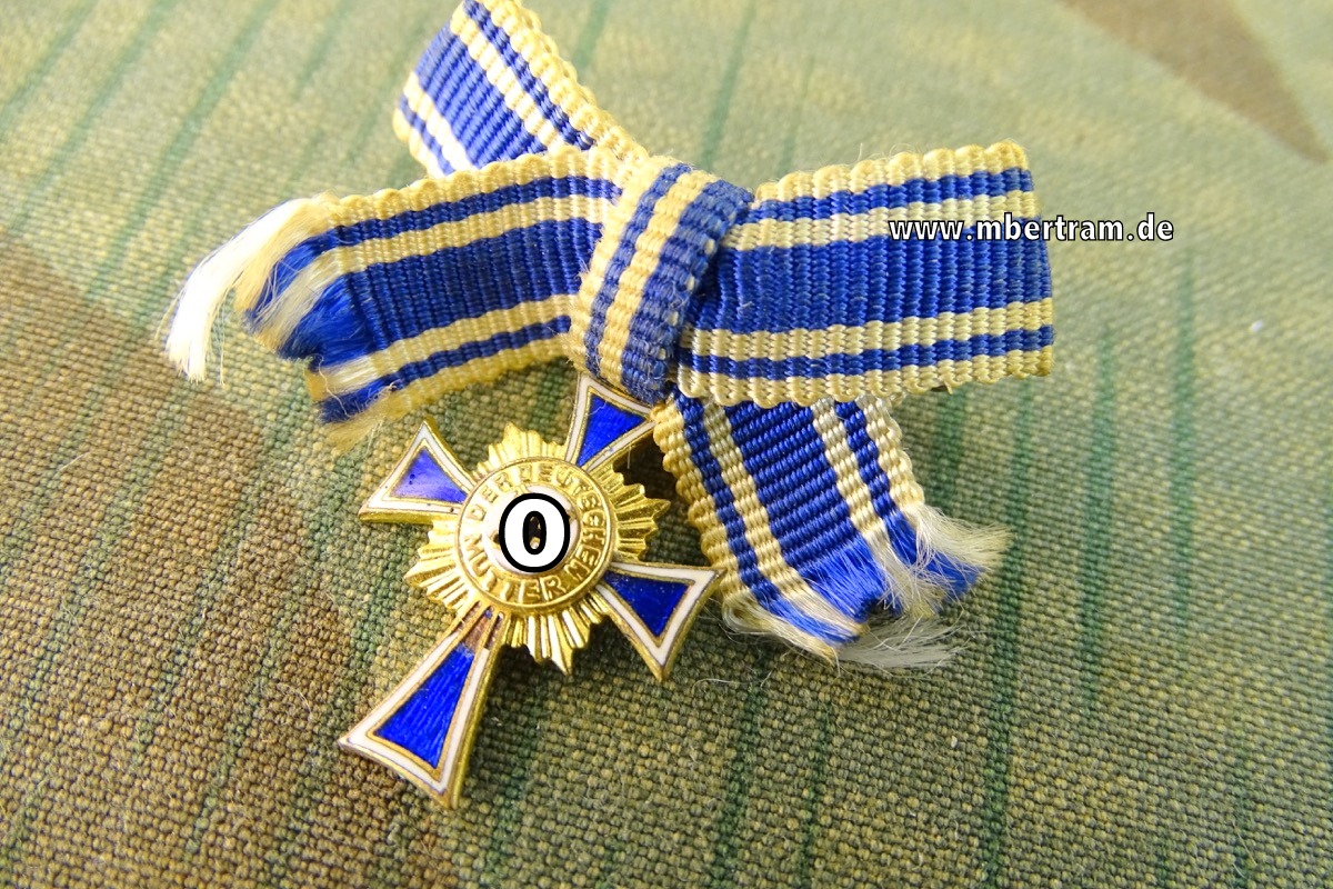 Ehrenkreuz der Deutschen Mutter in Gold - 21 mm Miniatur, Hst. L /11
