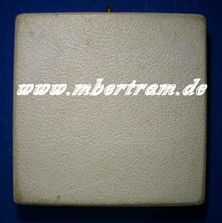 2359-13 4 Porzellan Medaillen, schs. Rotes Kreuz" 1921, Meissen