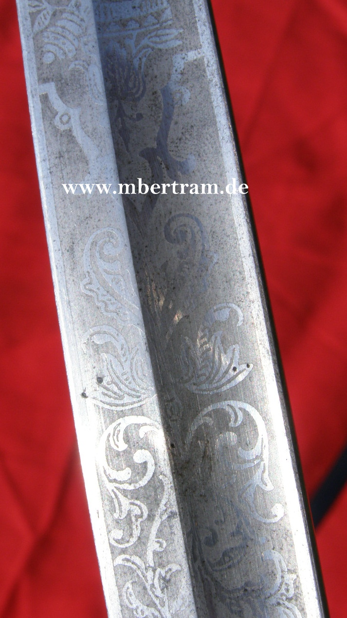 10384-17 Infanterie Offizierssäbel, Löwenkopfgriff, gekreuzte Säbel