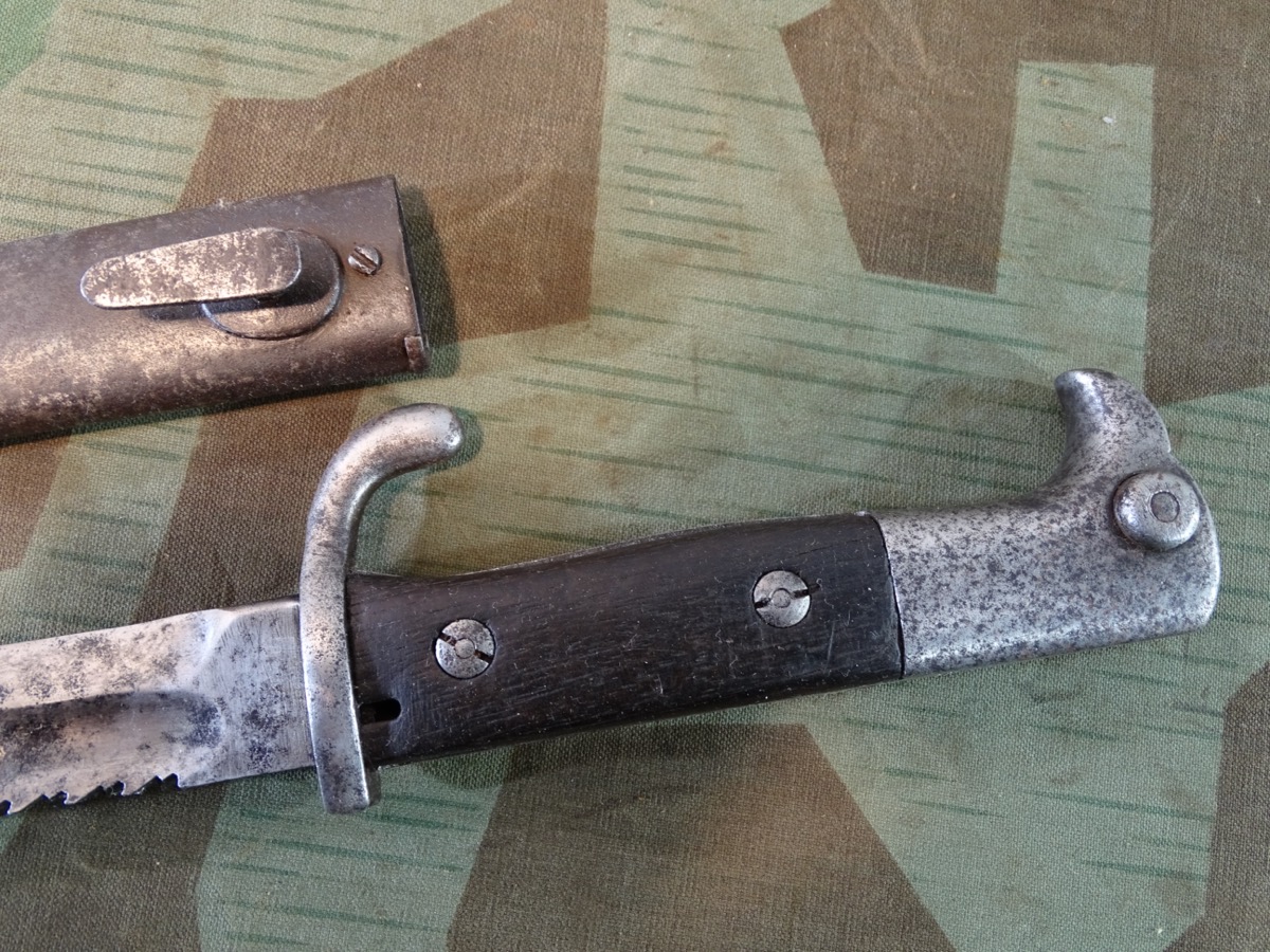Aufpflanzbares Extra Seitengewehr KS 98 mit Sägerücken um 1915 Aufpflanzbares Extra Seitengewehr KS 98 mit Sägerücken um 1915