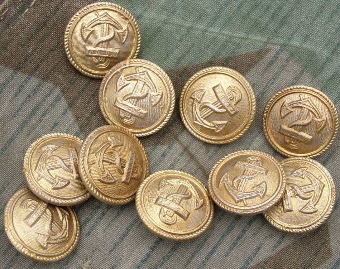10 Kriegsmarine Knöpfe, Alu, golden eloxiert, 25mm " M"