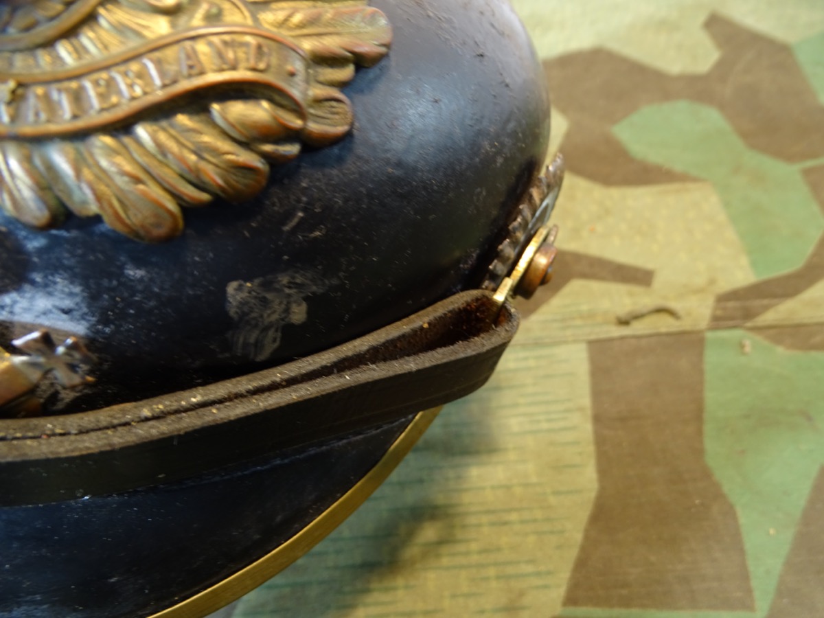 Preußen Pickelhaube für Mannschaften um 1900, kpl. mit allen Messingbeschlägen Preußen Pickelhaube für Mannschaften um 1900, kpl. mit allen Messingbeschlägen