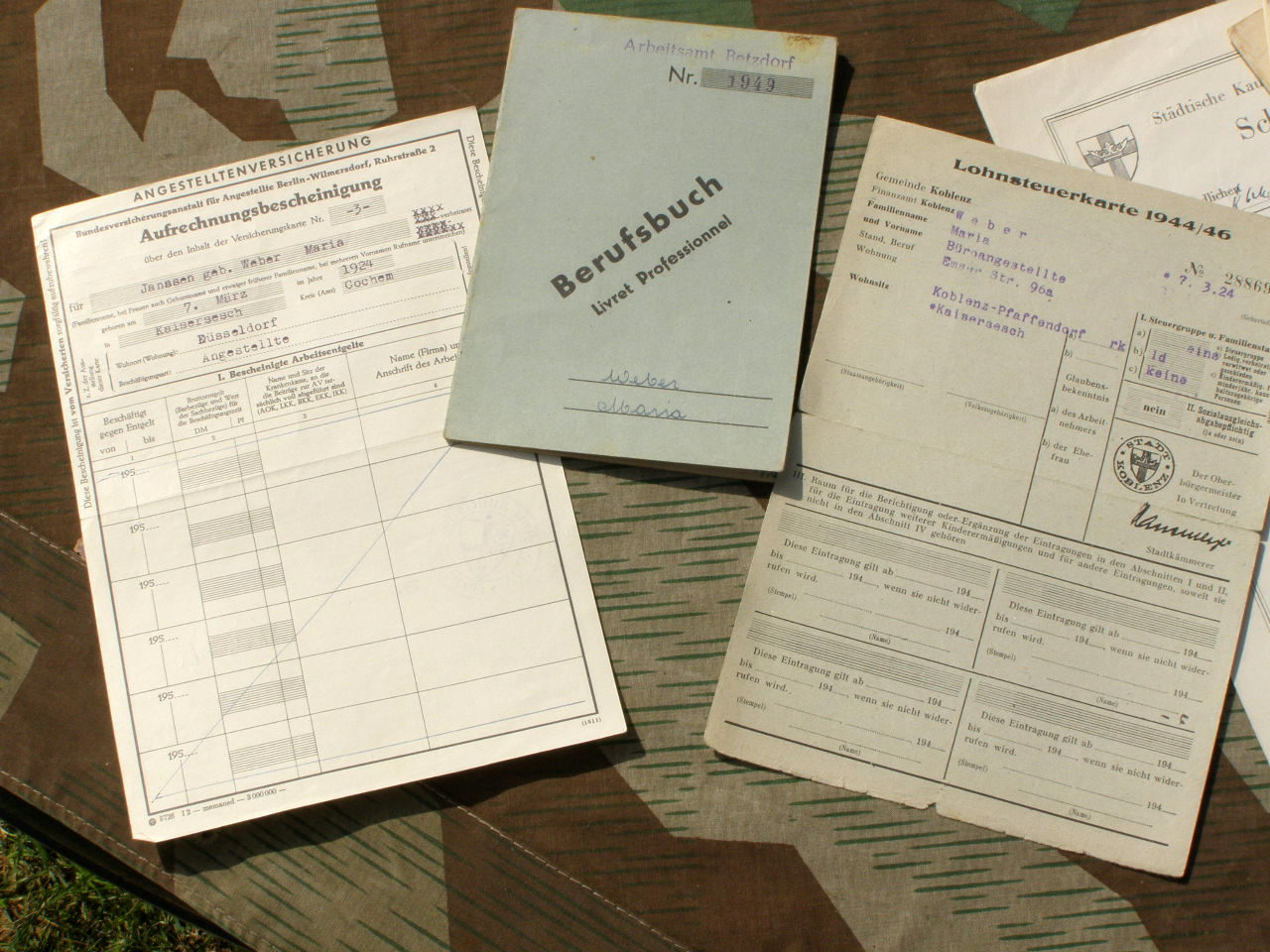11382-9 Gehilfenbrief Wirtschafts-Treuhänderbüros 1943, Papiere....