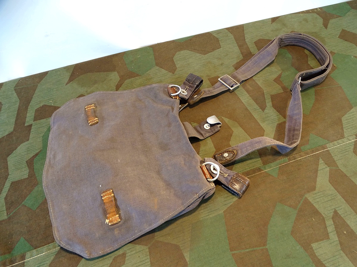 Früher Brotbeutel Luftwaffe blaugrauer Stoff, Lederbesatz um 1936 Früher Brotbeutel Luftwaffe blaugrauer Stoff, Lederbesatz um 1936