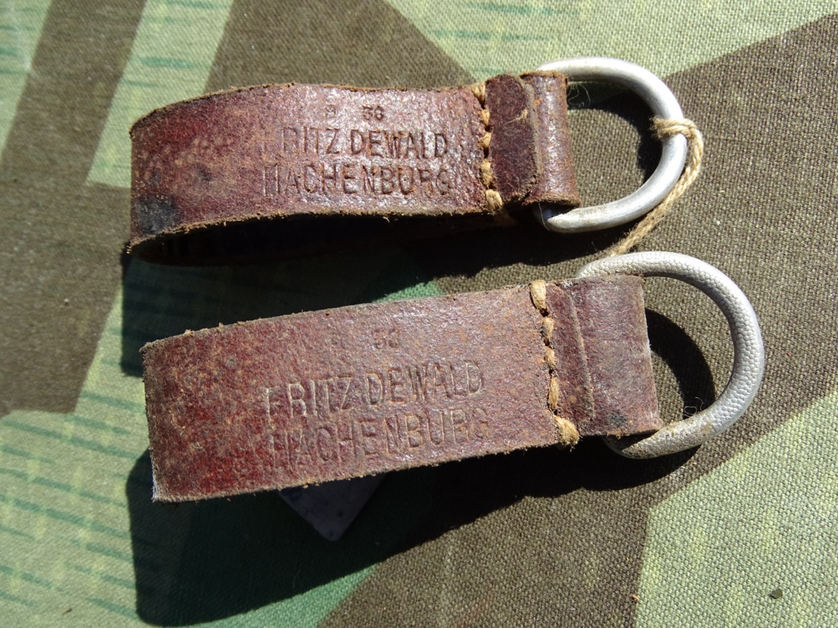 Luftwaffe, Marine : Paar braune Koppelschlaufen Fritz Dewald Hachenburg 1938