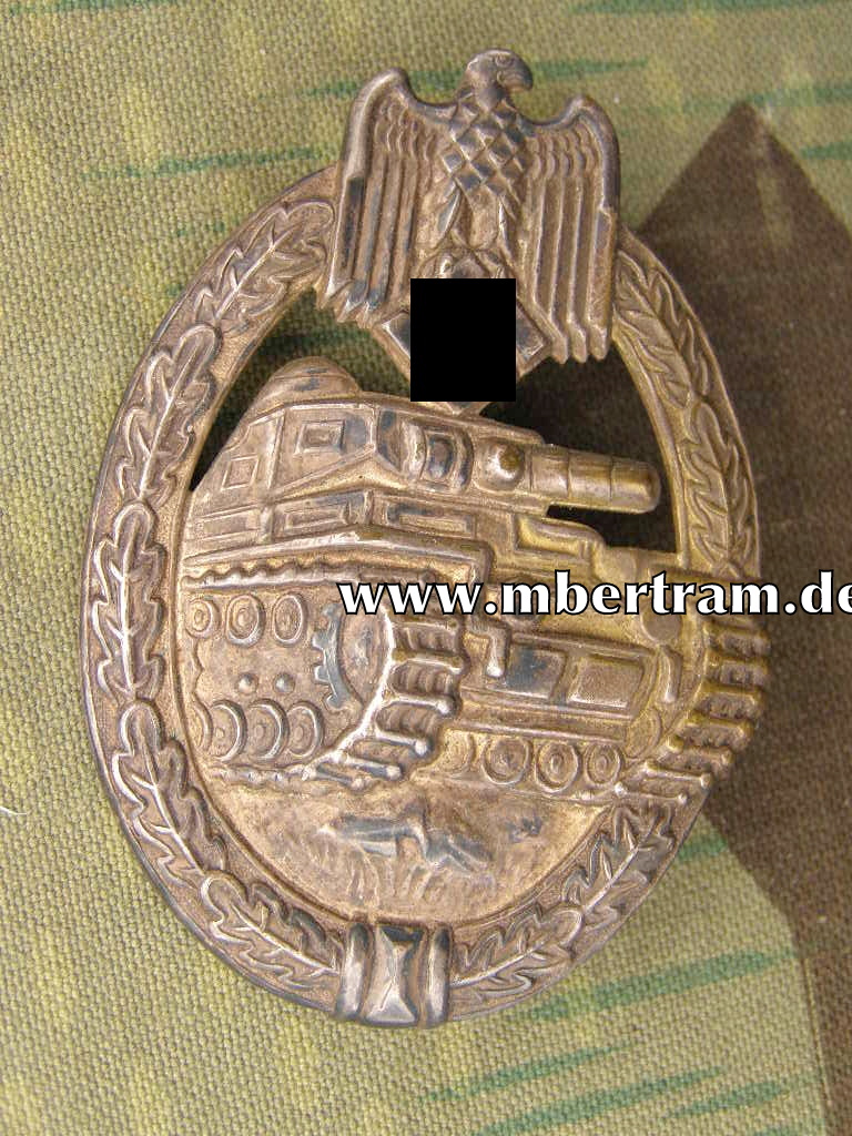 Panzerkampfabzeichen in Bronze Buntmetall, Otto Schickle,  hohl geprägte Ausführung