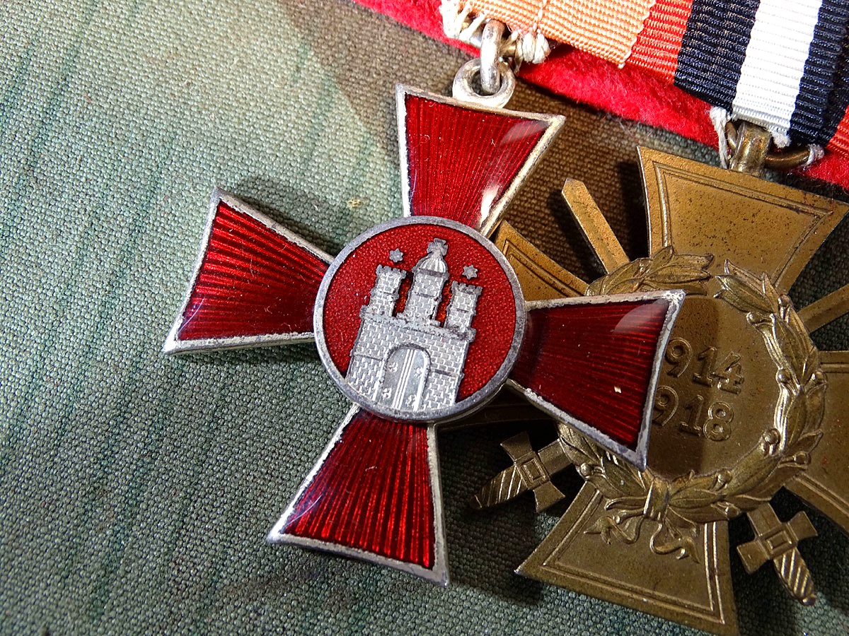 3er Ordenspange: EK 2 1914, Hanseatenkreuz Hamburg, Ehrenkr. f. Frontkämpfer
