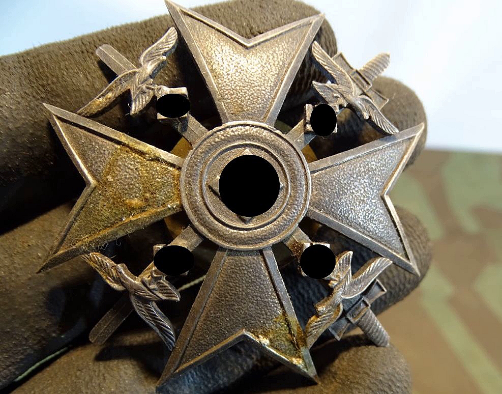 Replik:  Spanienkreuz in Silber mit Schwertern an Schraubscheibe