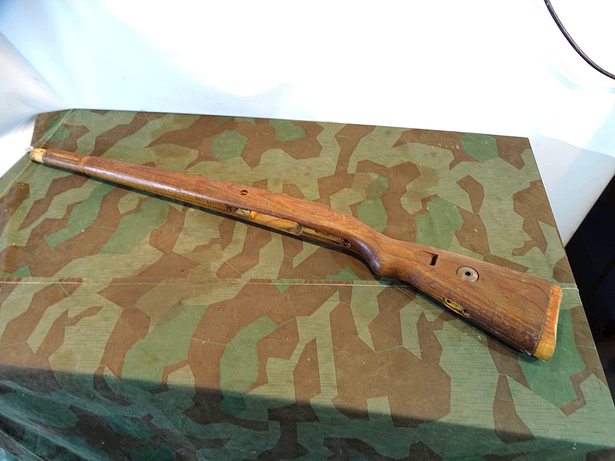 Schäftung K 98 Wehrmacht, Schichtholz, ohne Beschläge, mit Schlagbolzen wechsel Loch in Kolben